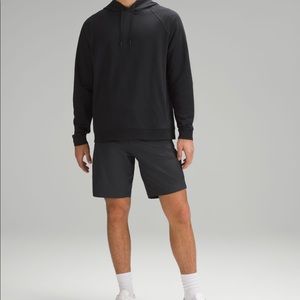 Men’s Lululemon 9”L Commission Shorts in  Obsidian